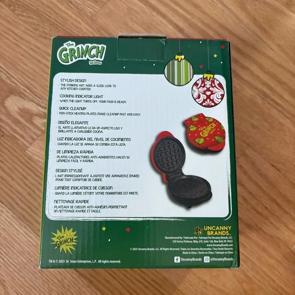 Dr. Seuss The Grinch Red Mini Waffle Maker NEW Christmas
